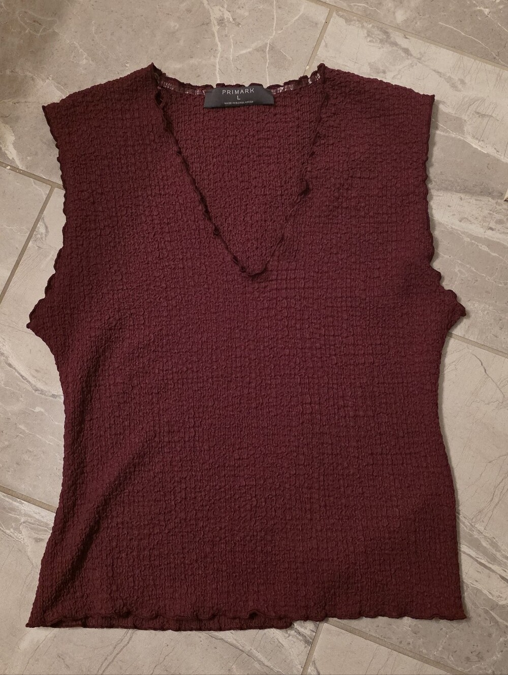 Sleeveless Textured V-Neck Top - Burgundy